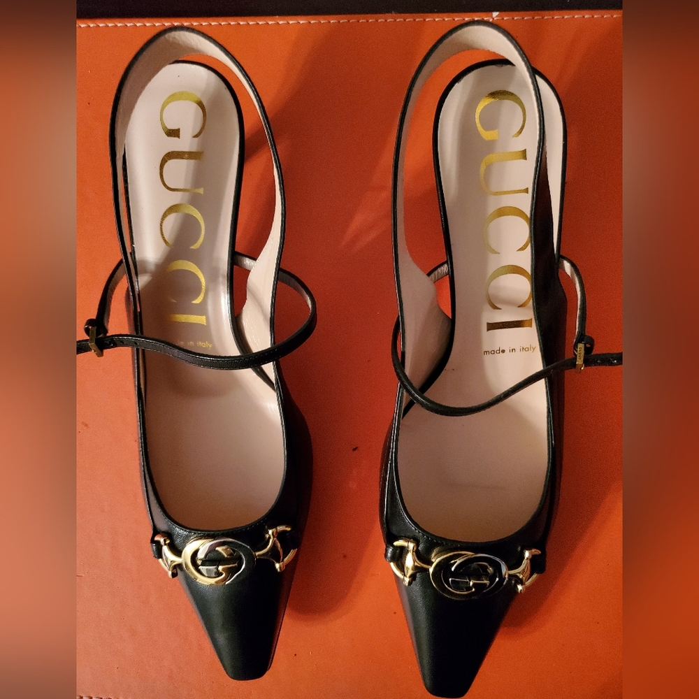 Gucci Zumi Black Leather Horsebit GG Pointed Toe Slingback Kitten heels